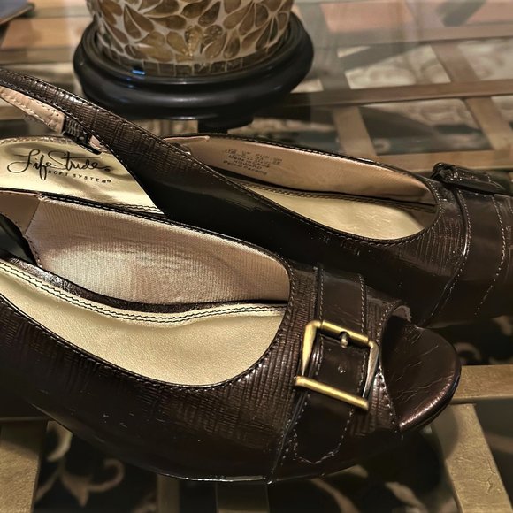 Life Stride Brown Bronze Sling Wedge Heel Sandal Size 11B - Picture 2 of 5